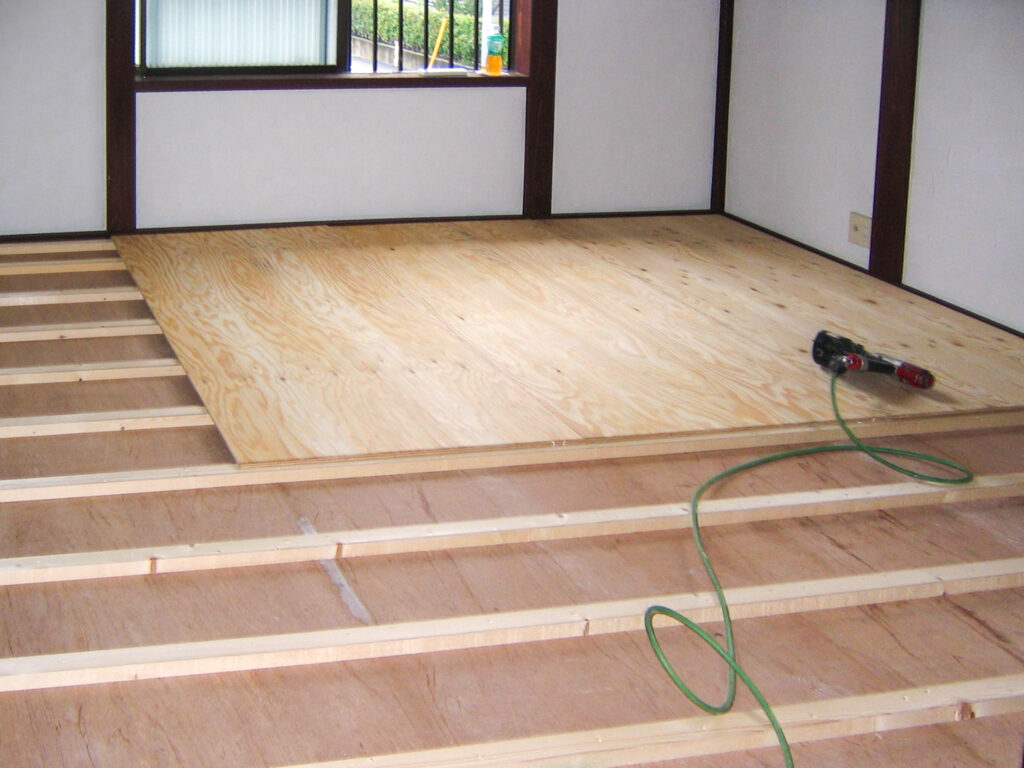 畳をフローリング　和室　床下地